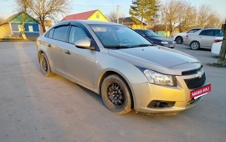 Chevrolet Cruze II, 2011 год, 800 000 рублей, 2 фотография