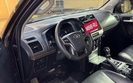 Toyota Land Cruiser Prado 150 рестайлинг 2, 2017 год, 4 350 000 рублей, 10 фотография