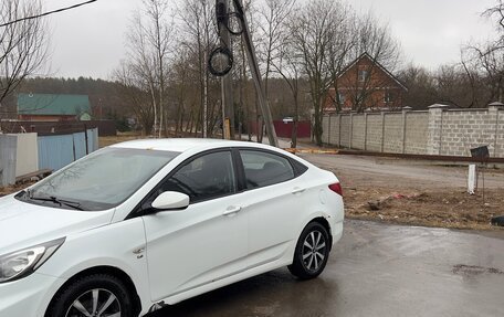 Hyundai Solaris II рестайлинг, 2011 год, 630 000 рублей, 4 фотография