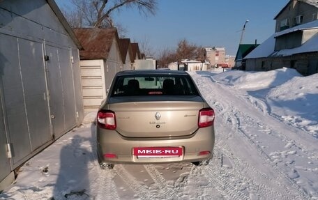 Renault Logan II, 2016 год, 900 000 рублей, 4 фотография