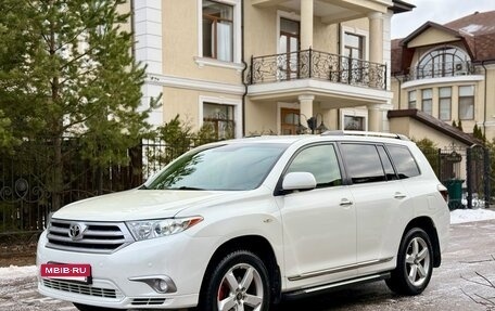 Toyota Highlander III, 2012 год, 1 699 000 рублей, 4 фотография