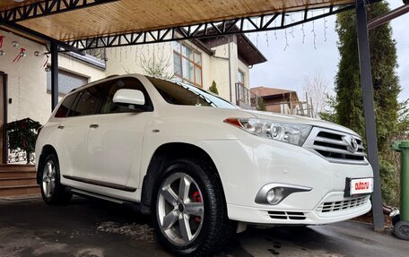 Toyota Highlander III, 2012 год, 1 699 000 рублей, 17 фотография