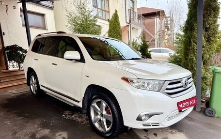 Toyota Highlander III, 2012 год, 1 699 000 рублей, 13 фотография