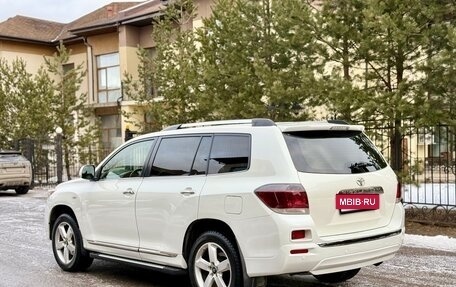 Toyota Highlander III, 2012 год, 1 699 000 рублей, 7 фотография