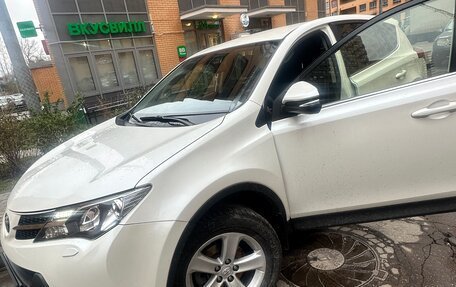 Toyota RAV4, 2013 год, 1 910 000 рублей, 2 фотография