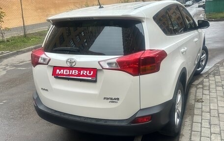 Toyota RAV4, 2013 год, 1 910 000 рублей, 12 фотография