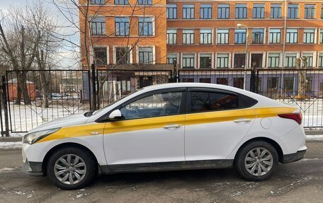 Hyundai Solaris II рестайлинг, 2021 год, 1 380 000 рублей, 4 фотография