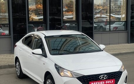 Hyundai Solaris II рестайлинг, 2021 год, 1 490 000 рублей, 2 фотография