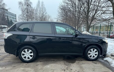 Mitsubishi Outlander III рестайлинг 3, 2013 год, 1 150 000 рублей, 2 фотография