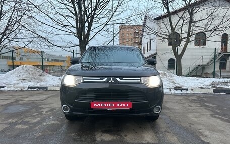 Mitsubishi Outlander III рестайлинг 3, 2013 год, 1 150 000 рублей, 8 фотография