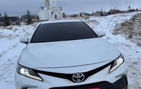 Toyota Camry, 2021 год, 2 800 000 рублей, 2 фотография