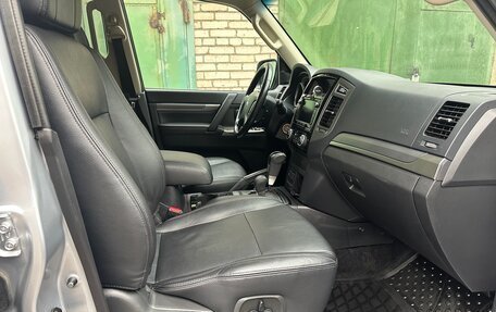 Mitsubishi Pajero IV, 2014 год, 3 050 000 рублей, 12 фотография