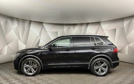 Volkswagen Tiguan II, 2018 год, 3 047 000 рублей, 5 фотография