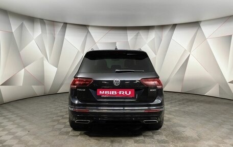 Volkswagen Tiguan II, 2018 год, 3 047 000 рублей, 8 фотография