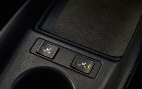 Toyota Prius IV XW50, 2019 год, 2 098 000 рублей, 14 фотография