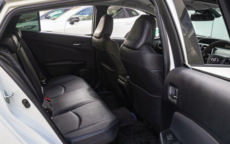 Toyota Prius IV XW50, 2019 год, 2 098 000 рублей, 11 фотография