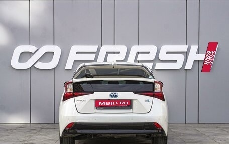 Toyota Prius IV XW50, 2019 год, 2 098 000 рублей, 4 фотография
