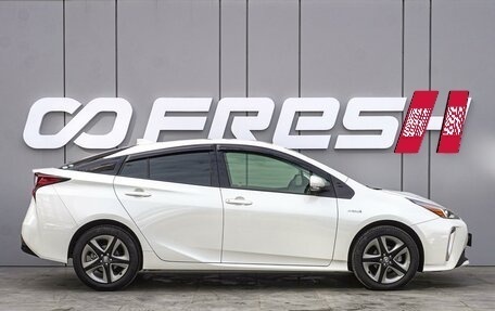Toyota Prius IV XW50, 2019 год, 2 098 000 рублей, 5 фотография