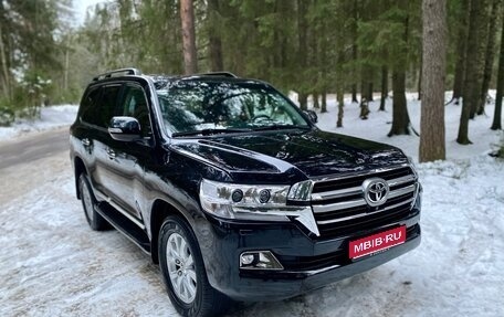 Toyota Land Cruiser 200, 2015 год, 5 999 000 рублей, 1 фотография