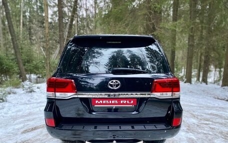 Toyota Land Cruiser 200, 2015 год, 5 999 000 рублей, 5 фотография