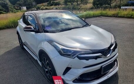 Toyota C-HR I рестайлинг, 2019 год, 1 700 000 рублей, 4 фотография