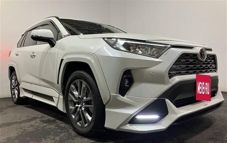 Toyota RAV4, 2022 год, 2 790 000 рублей, 3 фотография