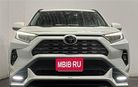 Toyota RAV4, 2022 год, 2 790 000 рублей, 2 фотография