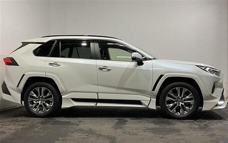 Toyota RAV4, 2022 год, 2 790 000 рублей, 4 фотография