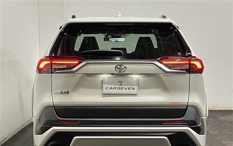 Toyota RAV4, 2022 год, 2 790 000 рублей, 7 фотография