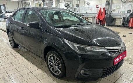 Toyota Corolla, 2018 год, 1 990 000 рублей, 1 фотография