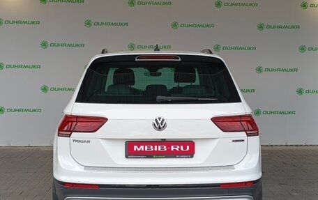 Volkswagen Tiguan II, 2018 год, 2 800 000 рублей, 4 фотография