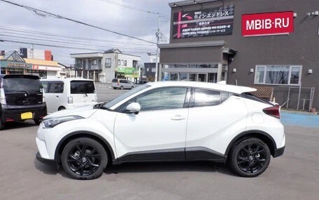 Toyota C-HR I рестайлинг, 2021 год, 1 989 000 рублей, 6 фотография