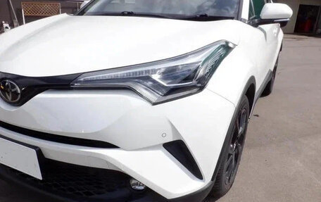 Toyota C-HR I рестайлинг, 2021 год, 1 989 000 рублей, 10 фотография