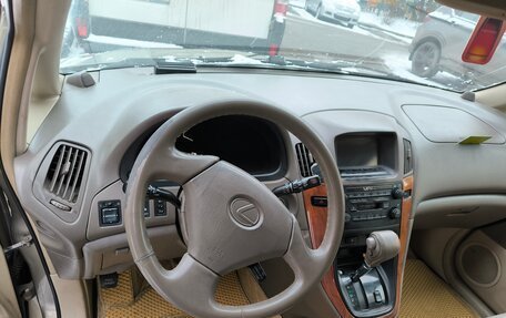 Lexus RX IV рестайлинг, 2000 год, 790 000 рублей, 6 фотография