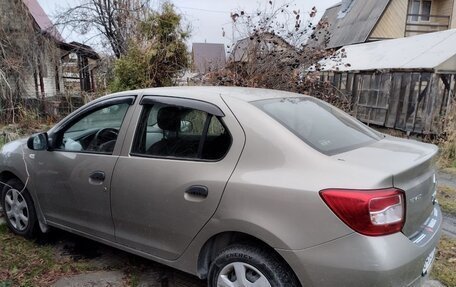 Renault Logan II, 2015 год, 860 000 рублей, 10 фотография