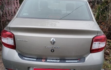 Renault Logan II, 2015 год, 860 000 рублей, 13 фотография