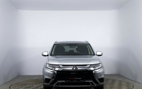 Mitsubishi Outlander III рестайлинг 3, 2018 год, 2 210 000 рублей, 2 фотография