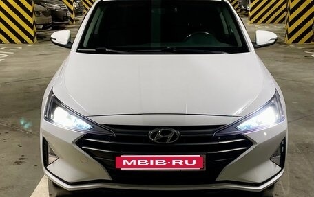 Hyundai Elantra VI рестайлинг, 2019 год, 1 820 000 рублей, 8 фотография