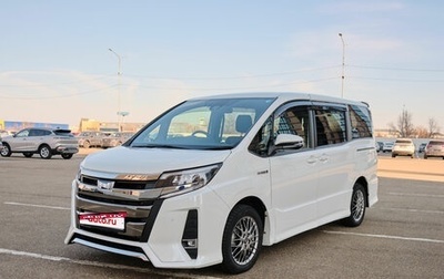 Toyota Noah III, 2019 год, 2 290 000 рублей, 1 фотография