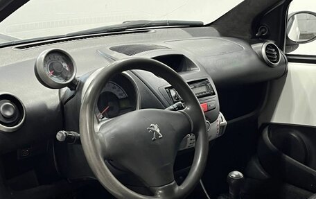 Peugeot 107 I рестайлинг, 2012 год, 299 900 рублей, 7 фотография