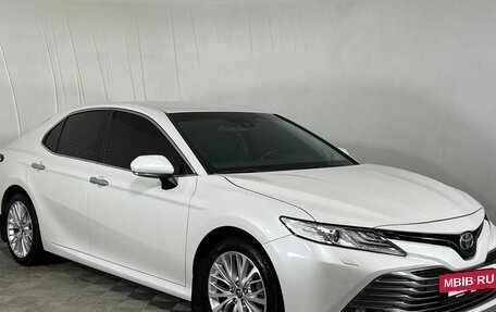 Toyota Camry, 2018 год, 2 975 000 рублей, 3 фотография