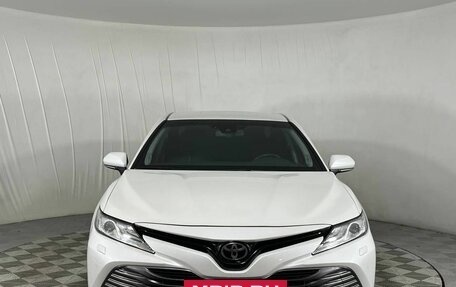 Toyota Camry, 2018 год, 2 975 000 рублей, 2 фотография