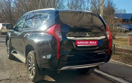 Mitsubishi Pajero Sport III рестайлинг, 2017 год, 2 800 000 рублей, 4 фотография