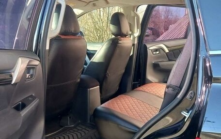Mitsubishi Pajero Sport III рестайлинг, 2017 год, 2 800 000 рублей, 10 фотография