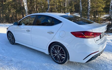 Hyundai Avante, 2017 год, 1 600 000 рублей, 4 фотография