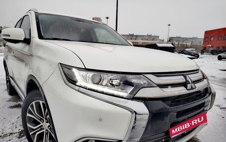 Mitsubishi Outlander III рестайлинг 3, 2018 год, 2 470 000 рублей, 1 фотография