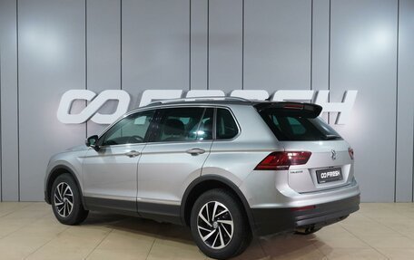 Volkswagen Tiguan II, 2018 год, 2 399 000 рублей, 2 фотография