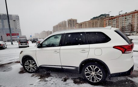 Mitsubishi Outlander III рестайлинг 3, 2018 год, 2 470 000 рублей, 6 фотография