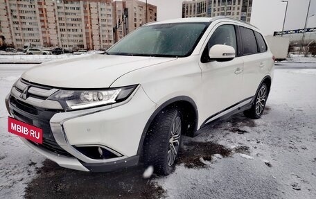 Mitsubishi Outlander III рестайлинг 3, 2018 год, 2 470 000 рублей, 3 фотография