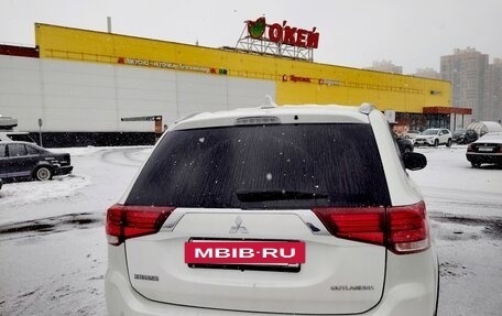 Mitsubishi Outlander III рестайлинг 3, 2018 год, 2 470 000 рублей, 5 фотография